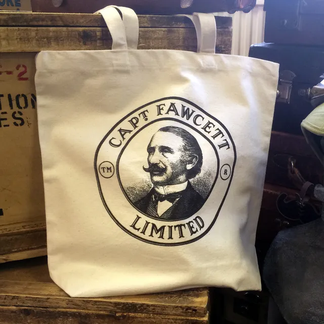 captain-fawcett-the-captain-s-tote-borsa-tote-artigianale-in-sacchi-di-farina-vi image 1
