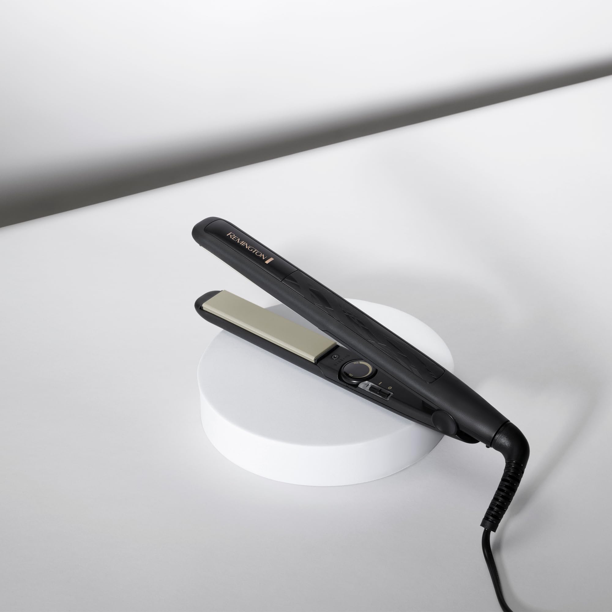 piastra-per-capelli-remington-ceramic-straight-s3500-con-rivestimento-in-tormali image 4