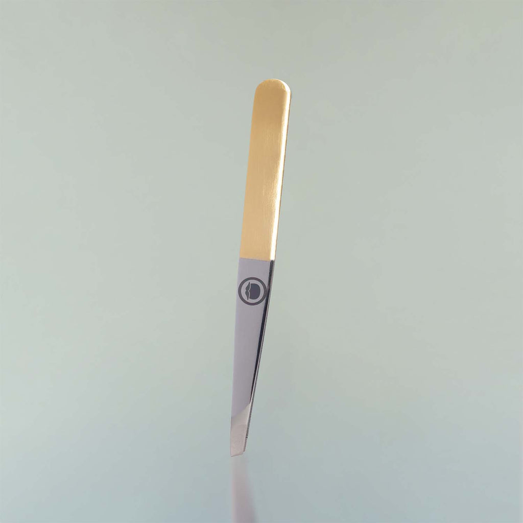beardbrand-pinzette-con-punta-inclinata-in-acciaio-inossidabile-bicolore image 1