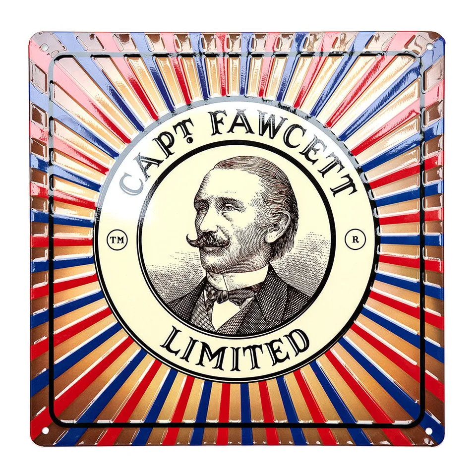 captain-fawcett-insegna-in-latta image 1