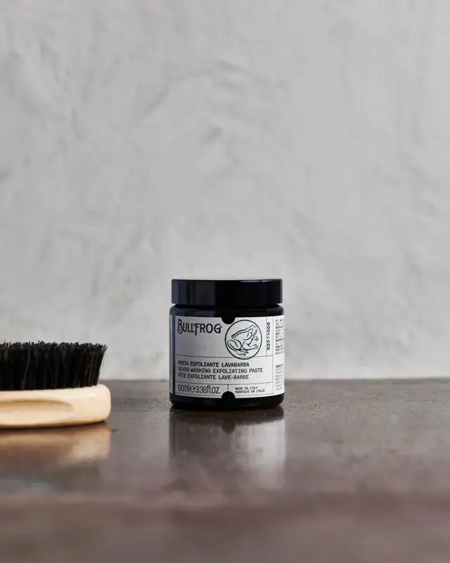 bullfrog-beard-washing-exfoliating-paste-pasta-lavante-esfoliante-per-barba-100- image 3